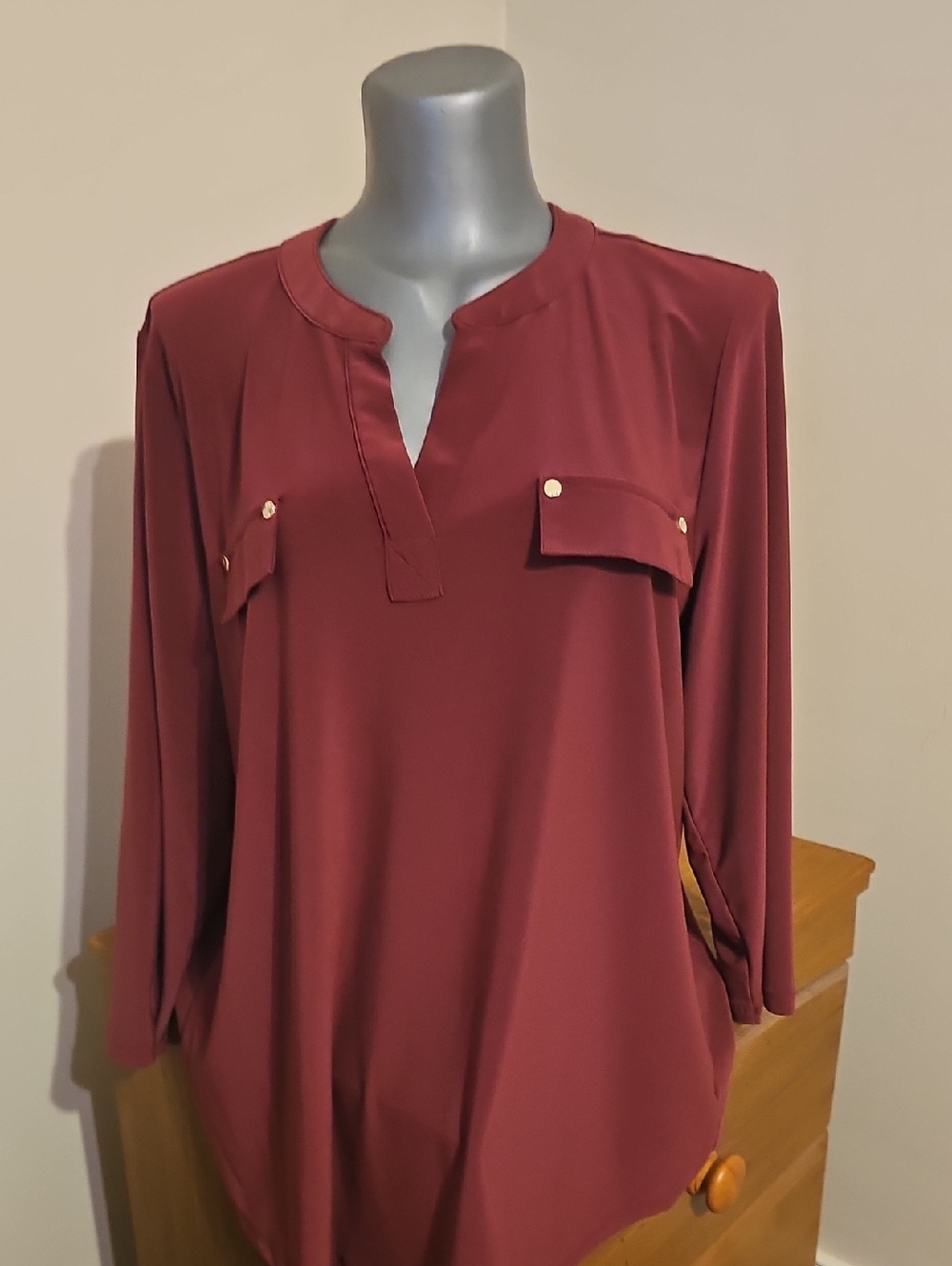Jones New York Split V-Neck Tunic in Burgundy